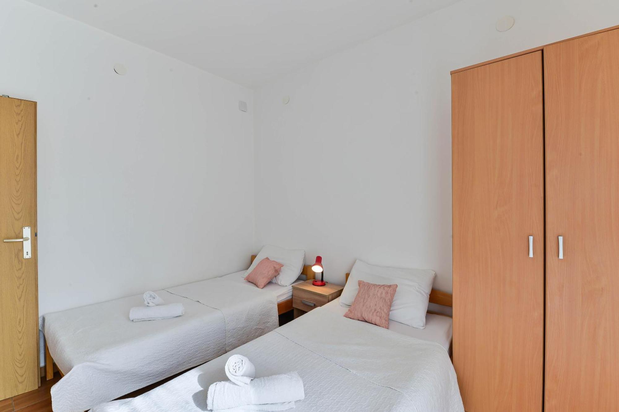 Apartments Citrus Turanj Buitenkant foto