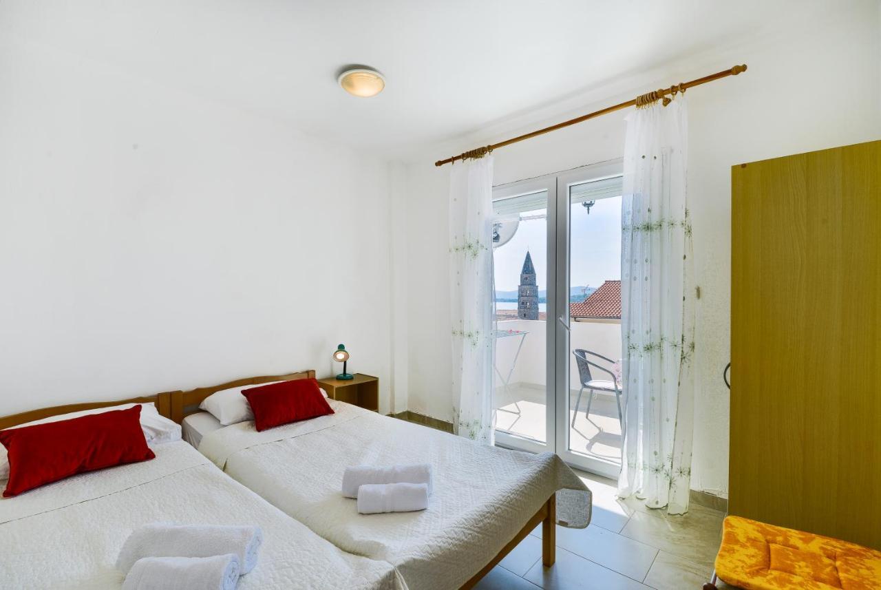 Apartments Citrus Turanj Buitenkant foto