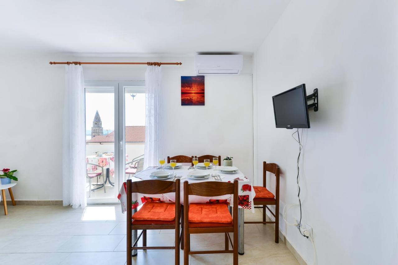 Apartments Citrus Turanj Buitenkant foto