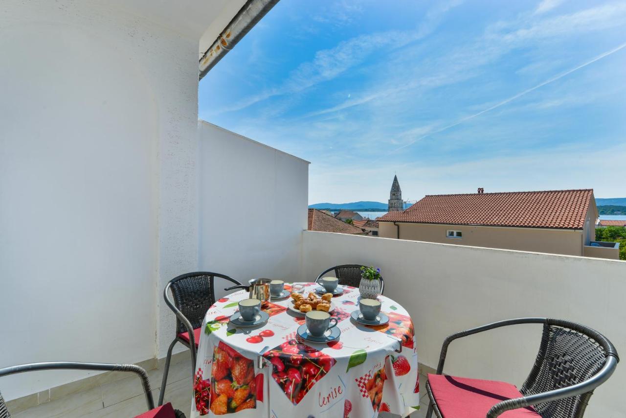 Apartments Citrus Turanj Buitenkant foto