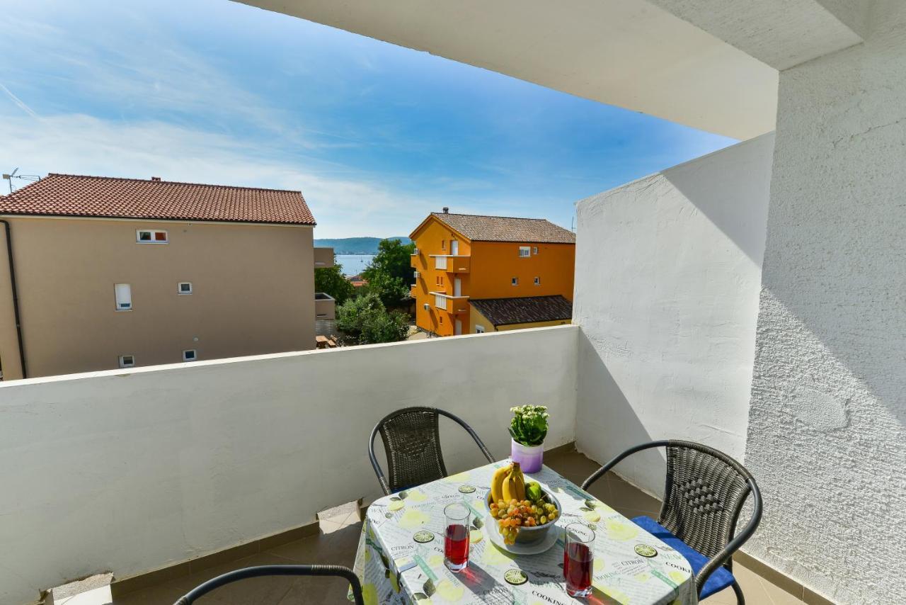 Apartments Citrus Turanj Buitenkant foto