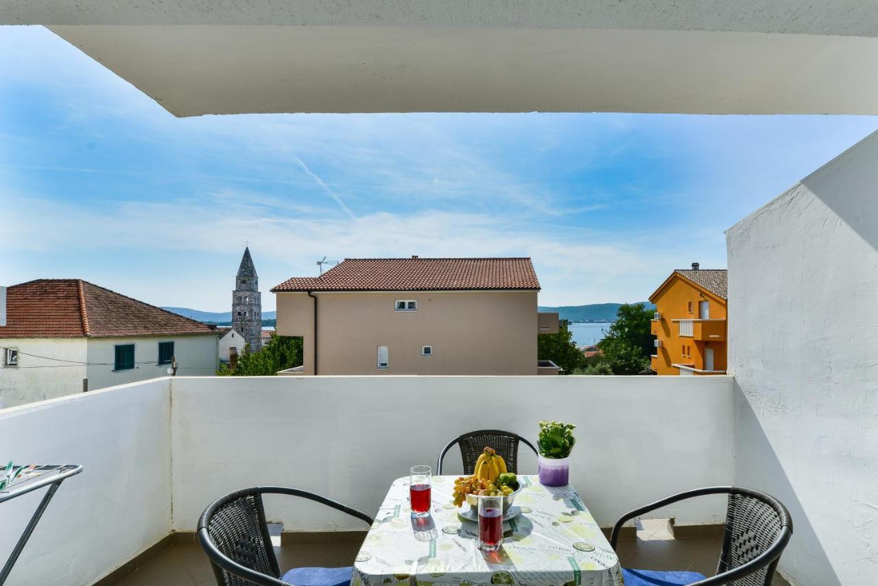 Apartments Citrus Turanj Buitenkant foto