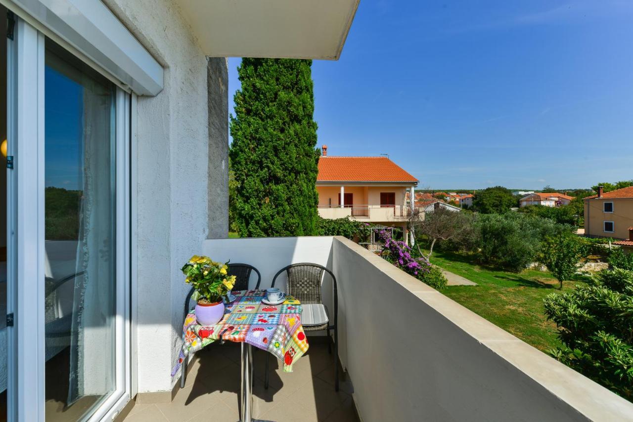 Apartments Citrus Turanj Buitenkant foto
